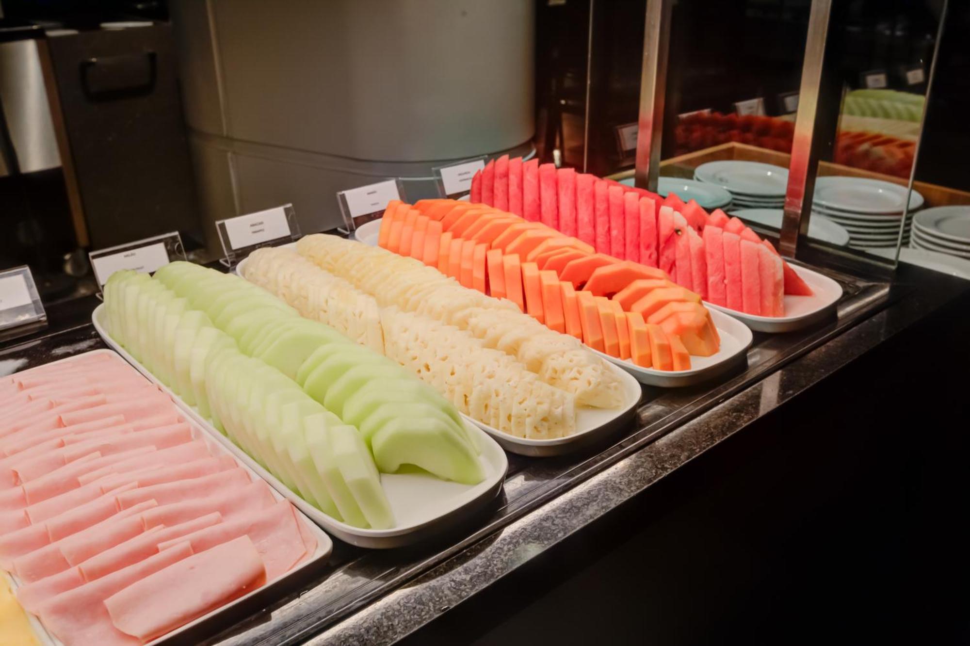 Готель Radisson Sao Paulo Paulista Екстер'єр фото Fruit salad
