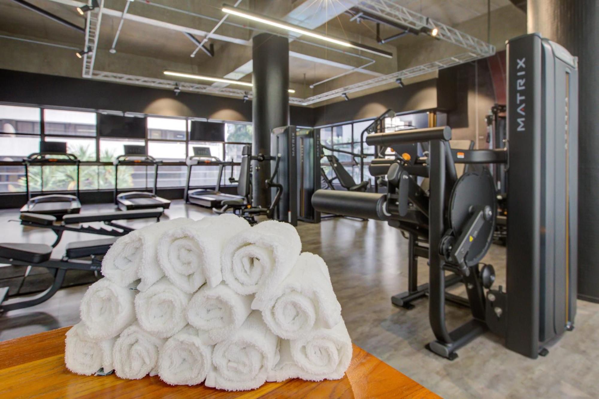 Готель Radisson Sao Paulo Paulista Екстер'єр фото Towels at a gym