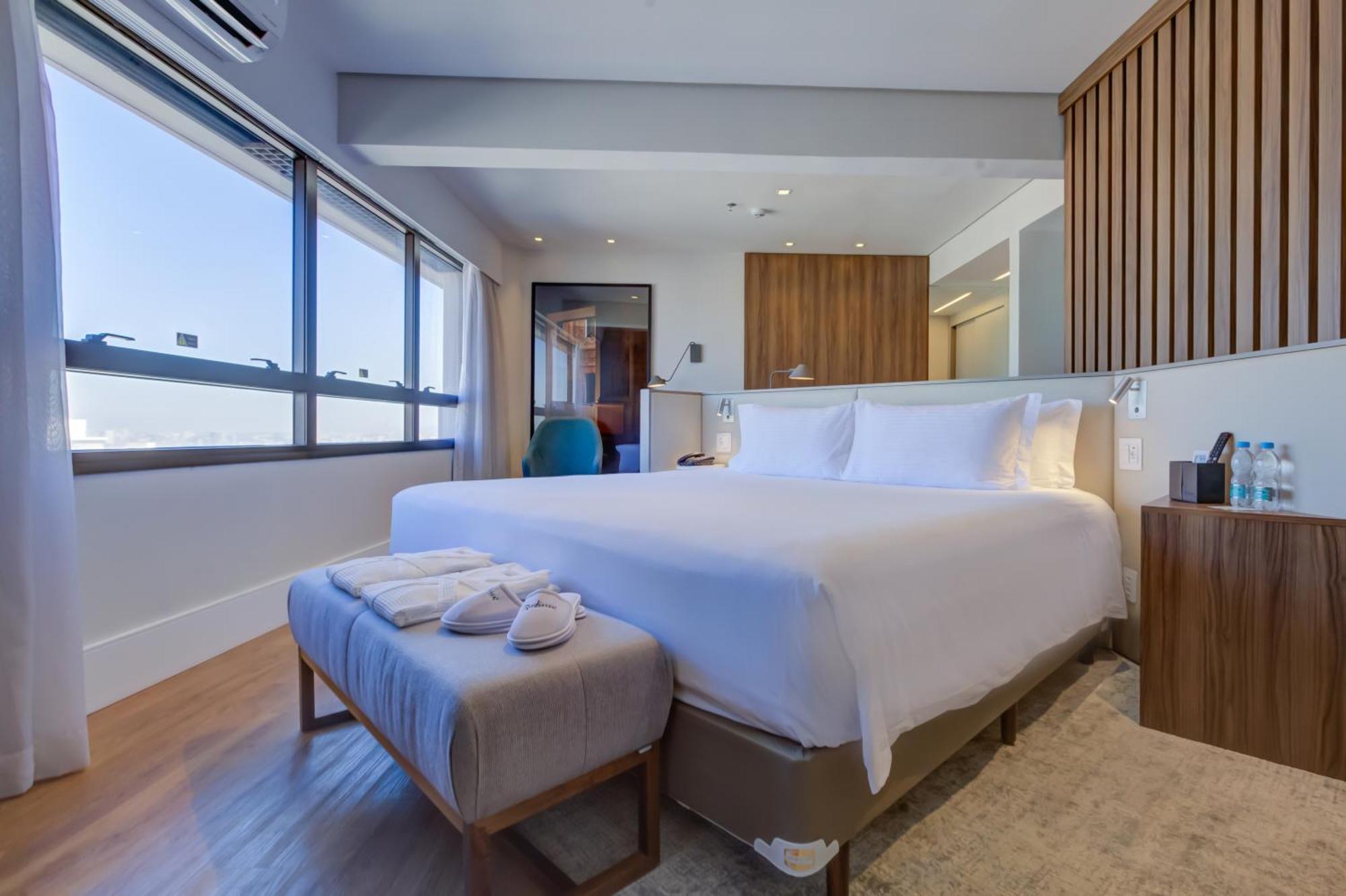 Готель Radisson Sao Paulo Paulista Екстер'єр фото A bedroom at the hotel