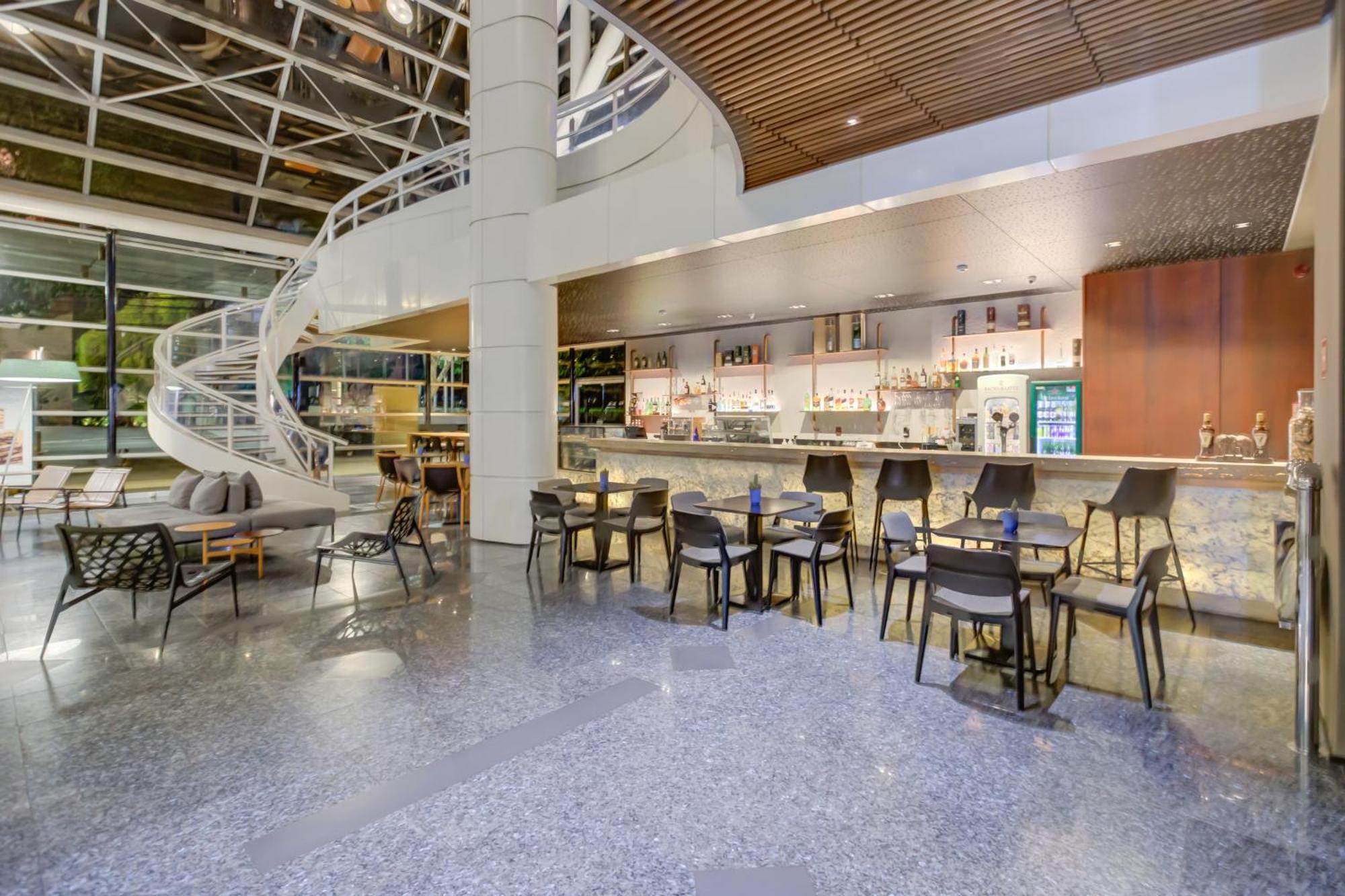 Готель Radisson Sao Paulo Paulista Екстер'єр фото The lounge at the airport